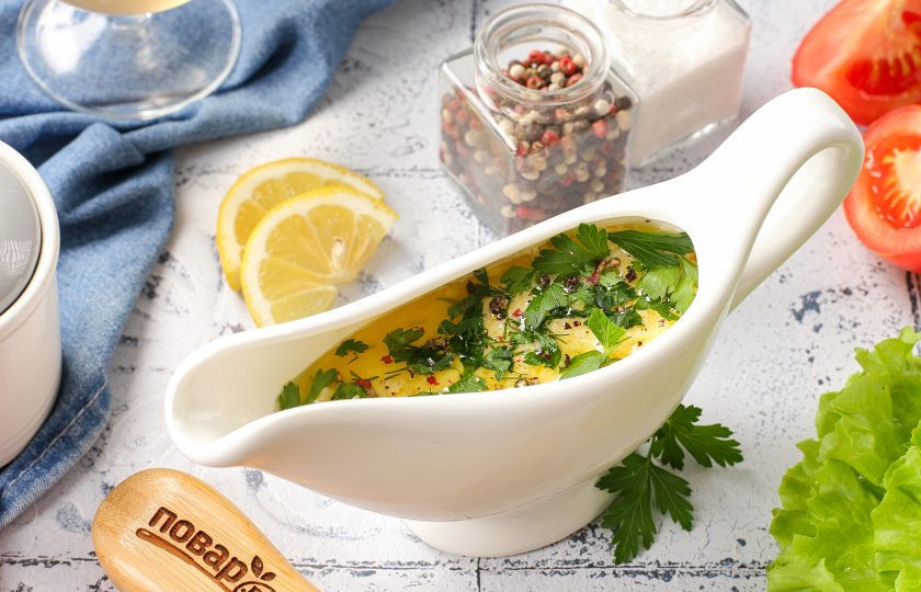 1. Этап. Голландский соус: Добавьте лимонный сок и сразу же подавайте соус к столу. Голландский соус готов!