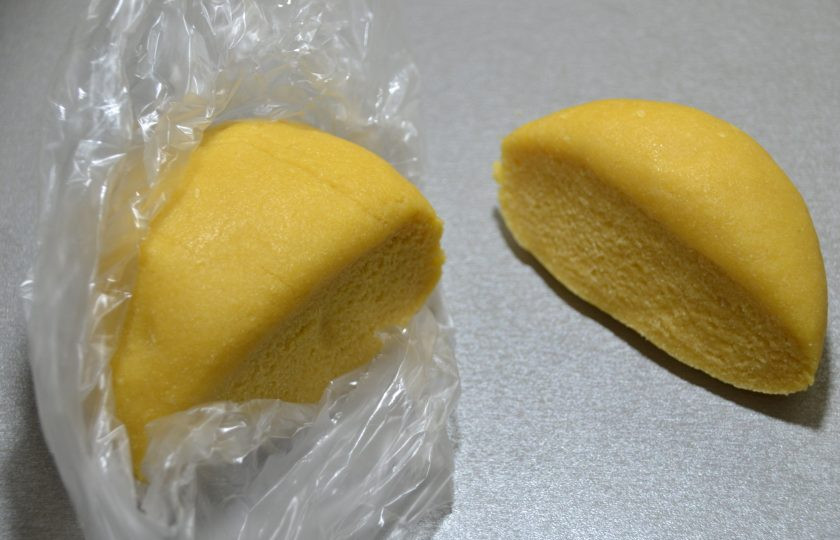 1. Этап. Аньолотти: Замесите тесто, положите его в пакет, для работы берите по небольшому кусочку теста, оставшееся тесто держите в пакете.