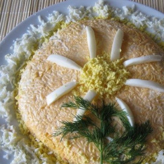 Салат из печени трески слоями