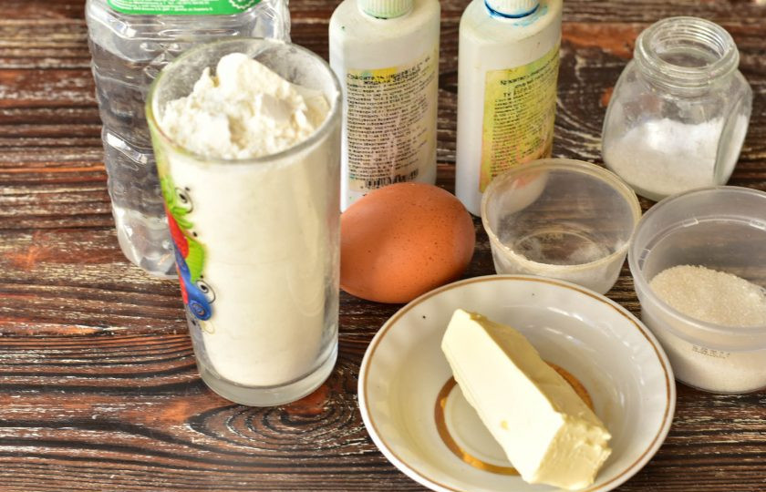 1. Этап. Печенье Карандаши: Подготовьте ингредиенты.