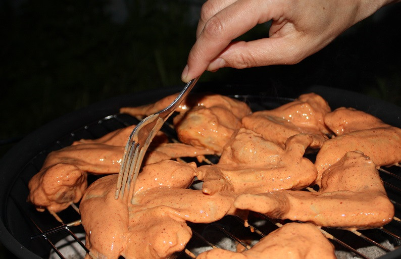 1. Этап. Маринад для шашлыка из майонеза: 3. Жарьте маринованное в майонезе мясо как обычно. Приятного аппетита!