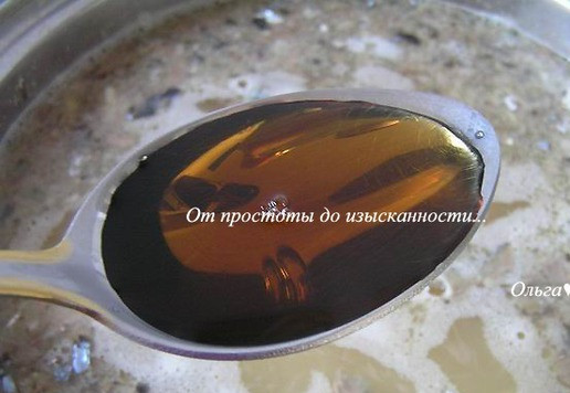 1. Этап. Гороховый суп-пюре с сайрой: Влейте рыбный соус. Доведите до кипения, снимите с огня.