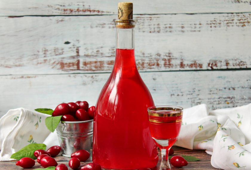 1. Этап. Настойка из кизила: Приятного употребления!