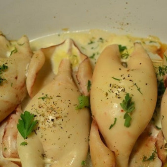 Кальмары с сыром и яйцом