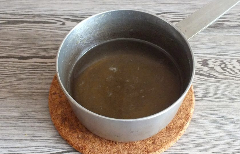 1. Этап. Настойка на лимоне: После снимите с огня и охладите.