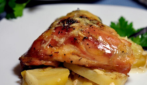 1. Этап. Куриные ножки с картошкой: Отличное блюдо готово. Наслаждайтесь!