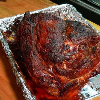 Запеченное мясо в духовке