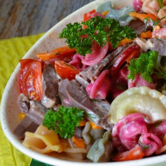 Макаронный салат с сердцем индейки