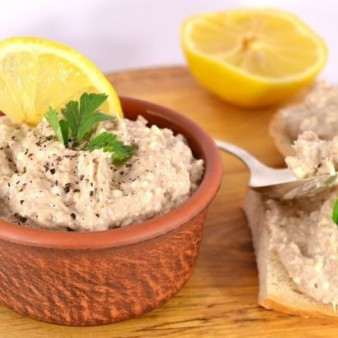 Закуска из рыбных консервов