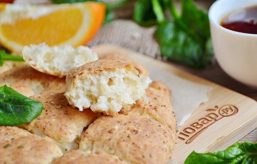 1. Этап. Диетические йогуртовые булочки: 8. Угощайтесь! Это отличное дополнение к чашечке ароматного кофе!