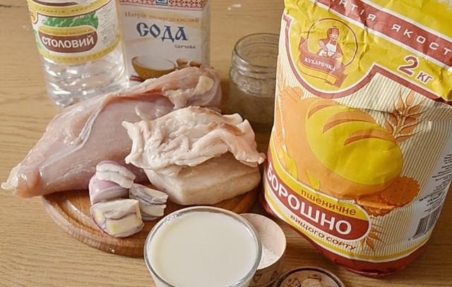 1. Этап. Пельмени куриные: Подготовьте ингредиенты.