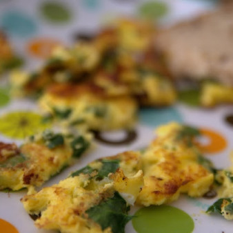 Яичница с творогом