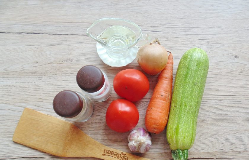 1. Этап. Соте из кабачков и помидоров: Подготовьте ингредиенты для приготовления соте.