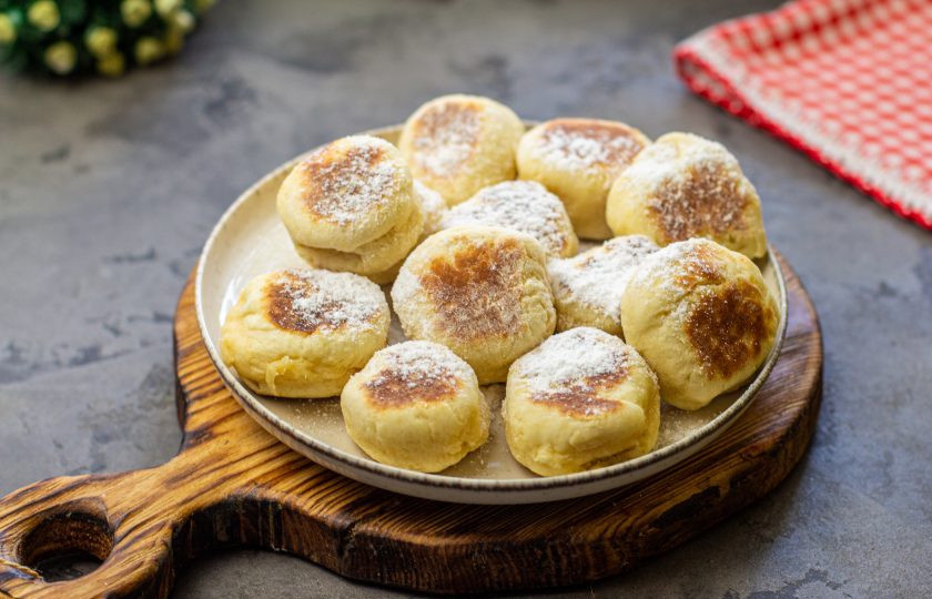 1. Этап. Печенье на сметане в сковороде: По желанию можете посыпать сахарной пудрой. Приятного аппетита!