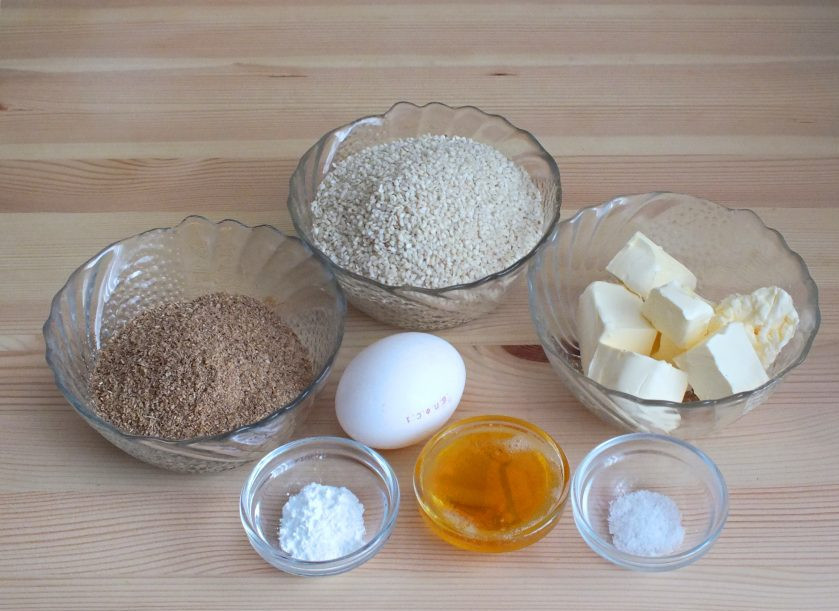 1. Этап. Кунжутное печенье без муки: Подготовьте необходимые ингредиенты.