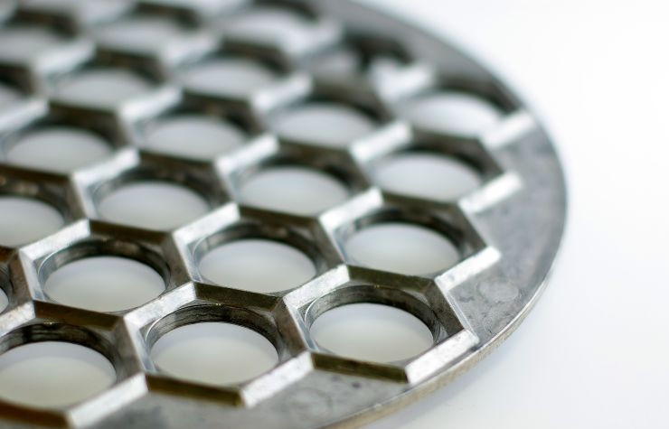 1. Этап. Домашние пельмени: Берем форму.