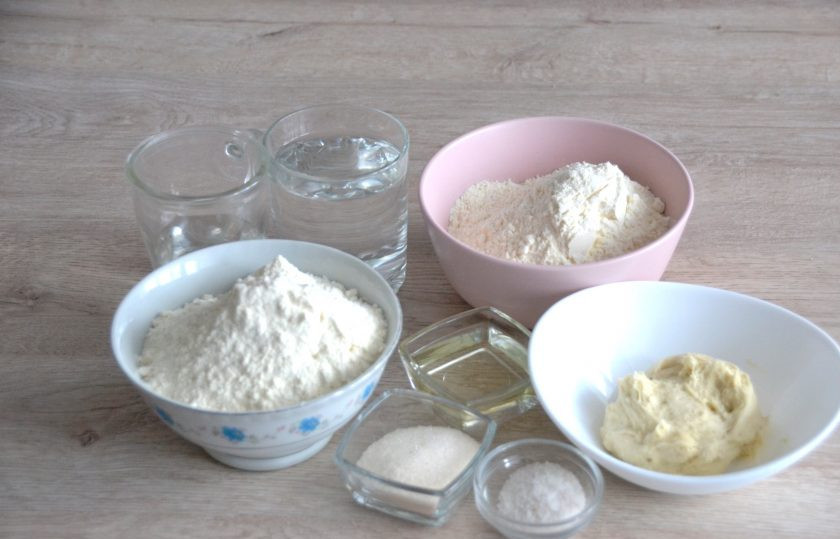 1. Этап. Батон на закваске: Подготовьте ингредиенты.