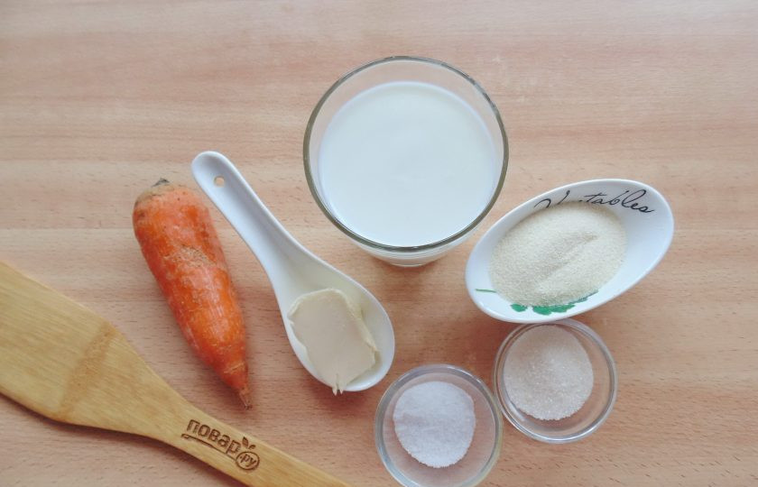 1. Этап. Манная каша с морковью: Подготовьте ингредиенты для приготовления манной каши с морковью.