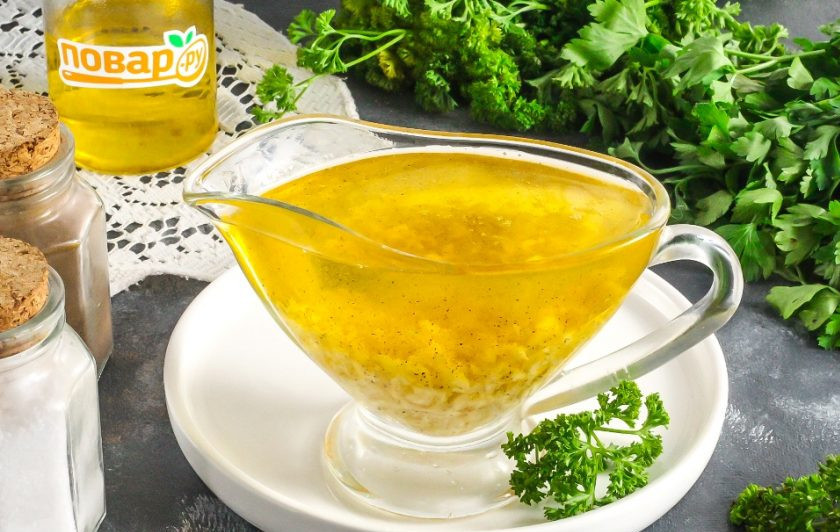 1. Этап. Чесночный соус с уксусом: Перелейте чесночный соус в пиалу, креманку или соусник и подайте к столу.