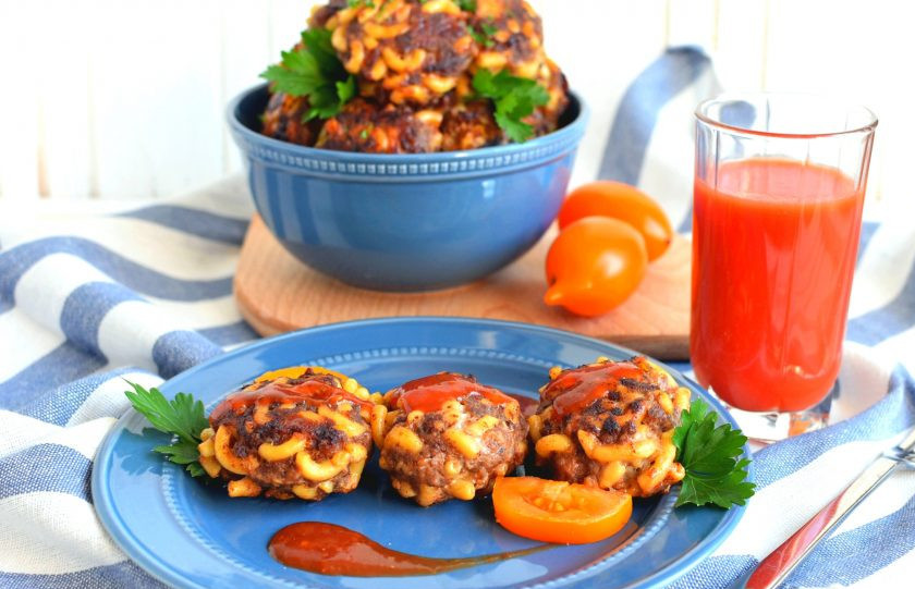 1. Этап. Котлеты по-флотски: Подавайте котлеты с домашним томатным соусом или кетчупом. Отлично идет к котлетам и томатный сок.