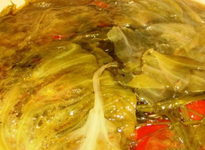 1. Этап. Дамлама из баранины: Через некоторое время овощи пустят сок и осядут.