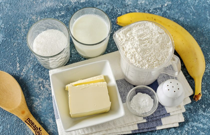 1. Этап. Банановые маффины на кефире: Подготовьте все ингредиенты.