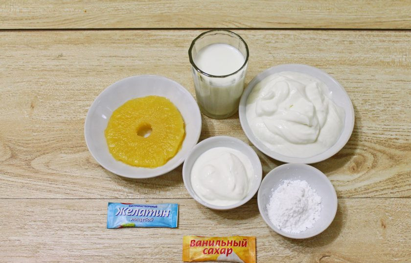 1. Этап. Бланманже с ананасом: Подготовьте все необходимые ингредиенты для приготовления бланманже с ананасами.