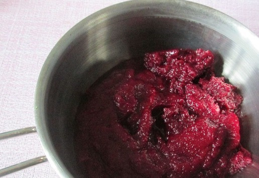 1. Этап. Свекольный джем: Переложить в кастрюлю или сотейник.