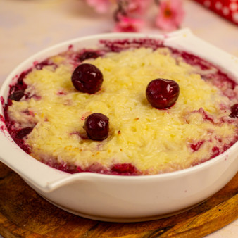 Рисовая запеканка с вишней