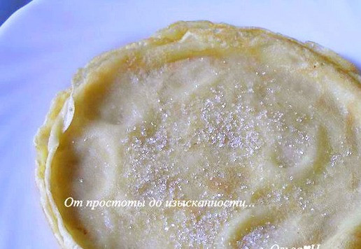 1. Этап. Десерт в блинчике Имбирь и шоколад: Каждый блинчик смажьте размягченным или растопленным сливочным маслом, присыпьте сахаром. Складывайте один на другой стопочкой... Итак, в этом рецепте понадобится 6 мини блинчиков, приготовленных на сковороде диаметром 12 см.