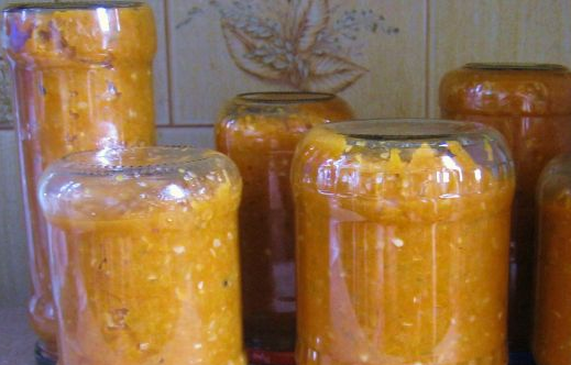 1. Этап. Кабачковая икра без томатной пасты: Стерилизуем банки, и в перевернутом виде храним полчаса. Затем можно переставить в кладовку.