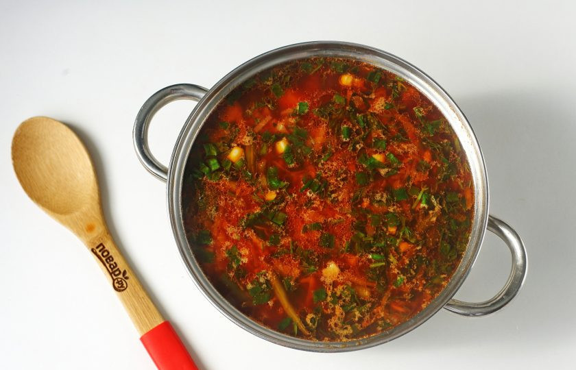 1. Этап. Борщ со стручковой фасолью: Борщ со стручковой фасолью готов. Дайте ему настояться перед подачей 10-15 минут.