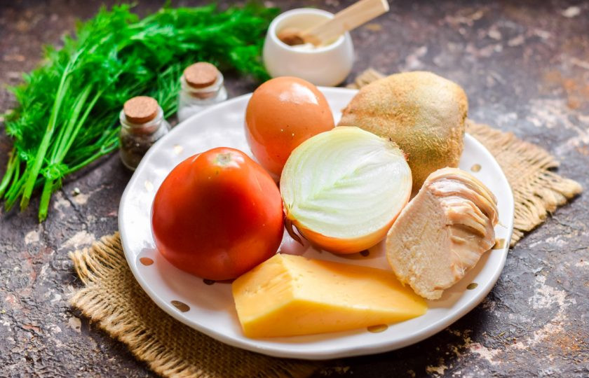 1. Этап. Салат с киви: Подготовьте ингредиенты.