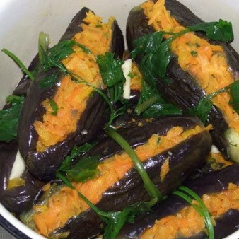 Баклажаны соленые с морковкой
