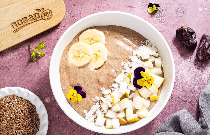 1. Этап. Льняная каша с протеином: Выложите кашу в тарелку. Для подачи можно добавить в кашу нарезанных свежих фруктов или ягод, орешки или семечки. Льняная каша с протеином готова, приятного вам аппетита!