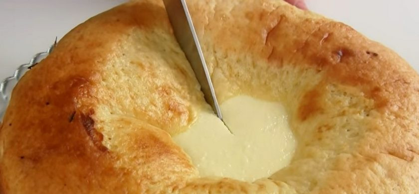 1. Этап. Ватрушка-пирог (простая): 4. Остудите ватрушку, освободите от формы и подавайте. Приятного аппетита!