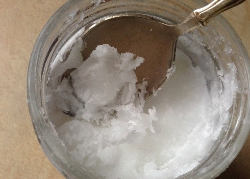 1. Этап. Шоколадный ПП-кекс: Кокосовое масло у меня вот такое, оно очень похоже на свиной жир.