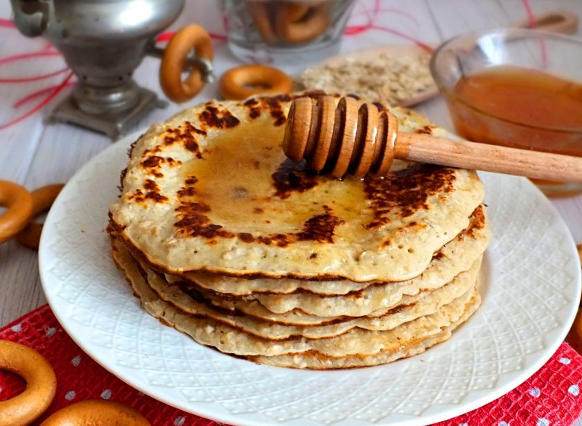 1. Этап. Овсяные блины на кефире: К блинам хорошо подходит мёд. Приятного аппетита!