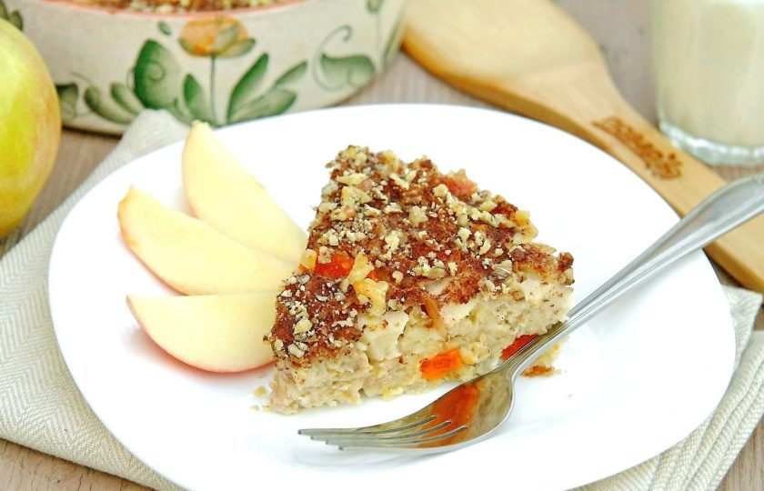 1. Этап. Овсяная запеканка с яблоком: Можно подавать ее сразу или дать запеканке немного остыть, чтобы она лучше держала форму. Приятного аппетита!