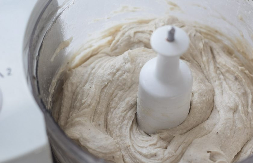 1. Этап. Натуральное банановое мороженое: 2. После этого превратите фрукты в пюре с помощью блендера.