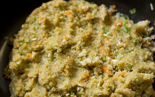 1. Этап. Котлеты без мяса в духовке: 3. Переложите все в глубокую мисочку.