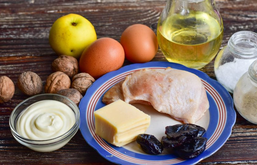 1. Этап. Салат Чебурашка с курицей: Подготовьте ингредиенты.