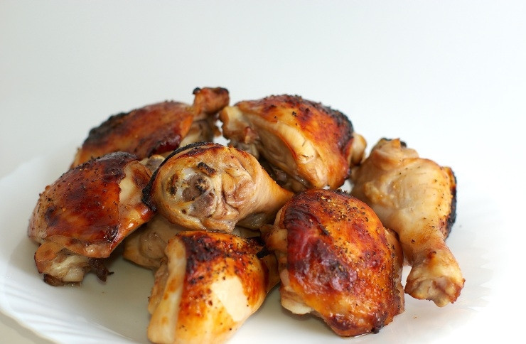 1. Этап. Куриные ножки в меду: Курочку с медом выкладываем на тарелочки и подаем к столу. Приятного аппетита!