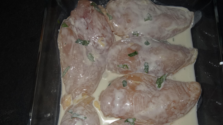 1. Этап. Маринад для куриной грудки: Курочка готова к запеканию!