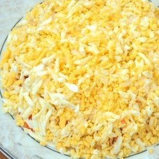 Слоеный салат с корейской морковью