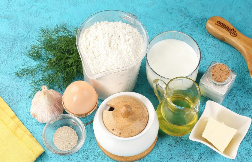 1. Этап. Пампушки с чесноком к борщу: Подготовьте все ингредиенты.