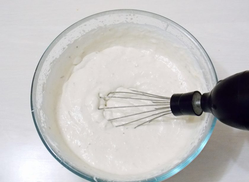 1. Этап. Медово-песочный торт: Снова все взбейте до пышной массы.