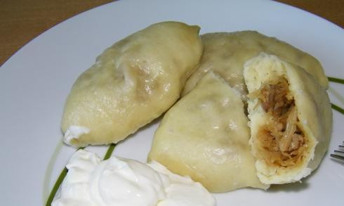 1. Этап. Пирожки на пару: К столу подаем со сметаной. Приятного аппетита!