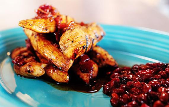 1. Этап. Маринованные куриные грудки с медовым соусом: 8. Перемешать и подавать с жареной фасолью.