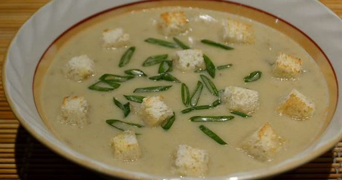 1. Этап. Грибной суп пюре в мультиварке: Ну вот и все! В готовый суп добавьте гренки и зелень! Приятного аппетита!